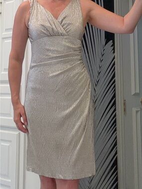 Mariposa gold Shimmer Midi Dress